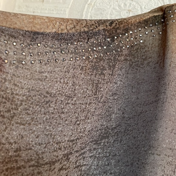 One World Tan/Brown Blouse W/Build in Tank.Embellishments Throughout Blouse.FIRM - Picture 6 of 10
